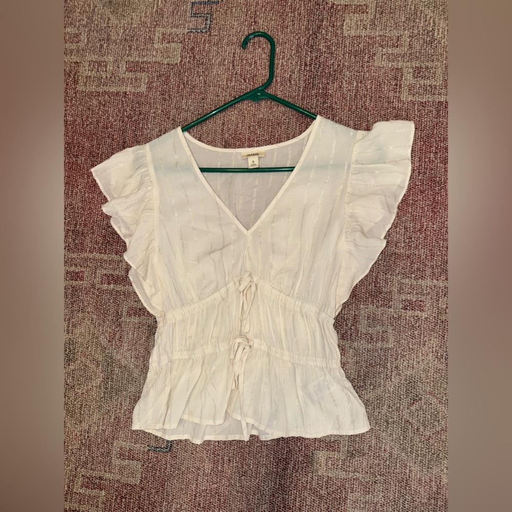 Ana a new approach xs v neck ruffle flutter sleeve cream & gold ruched tie top